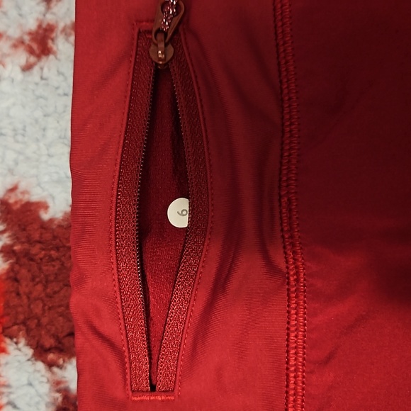 Burgundy Lululemon Speed Shorts Size 6 - Picture 3 of 3
